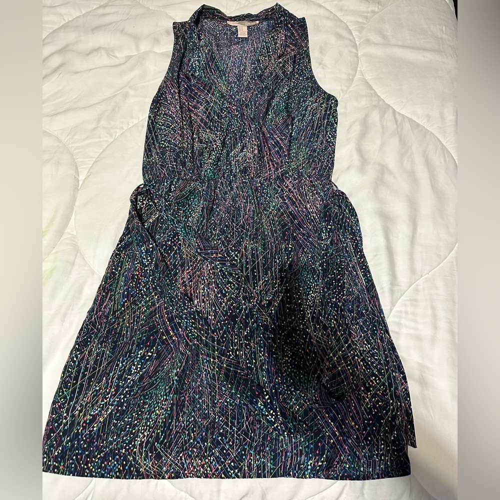 Sleeveless belted dress